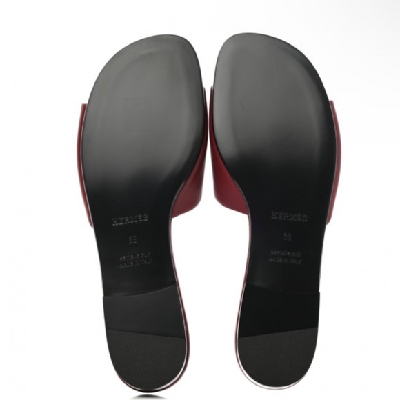 HERMES Dune Sandal in Sangria - Picture 5 of 7